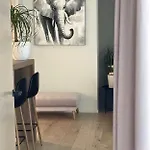 Appartamento 2 Bedroom Premium In The Heart Of *