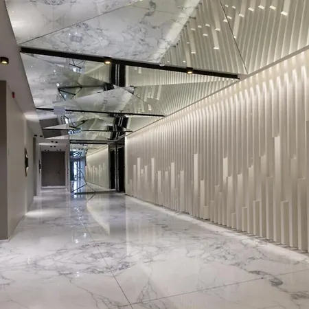 2 Bedroom Premium In The Heart Of Apartment *