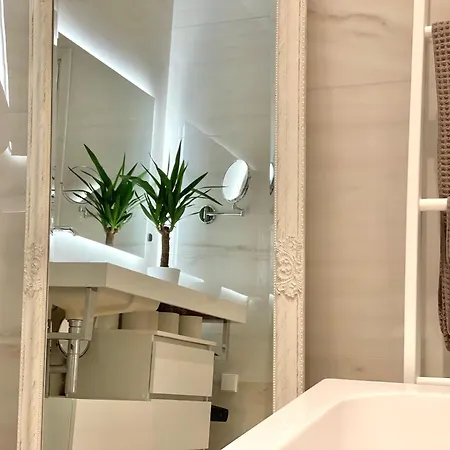 2 Bedroom Premium In The Heart Of *